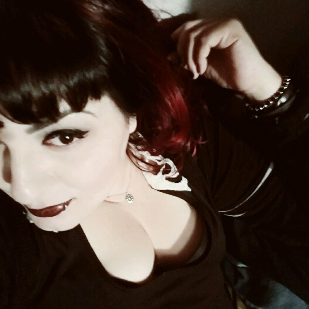 Meet your Posher, Crystal